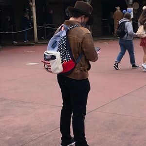 Meet your Posher, Chris